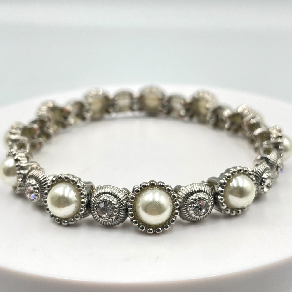 Vintage Y2K Silver Tone Faux Pearl Rhinestone Stretch Bracelet Statement Classic
